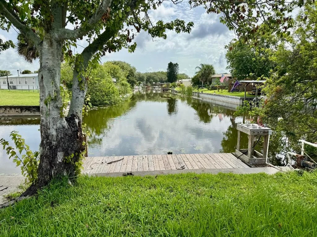 Photo of 1397 Lake Drive W