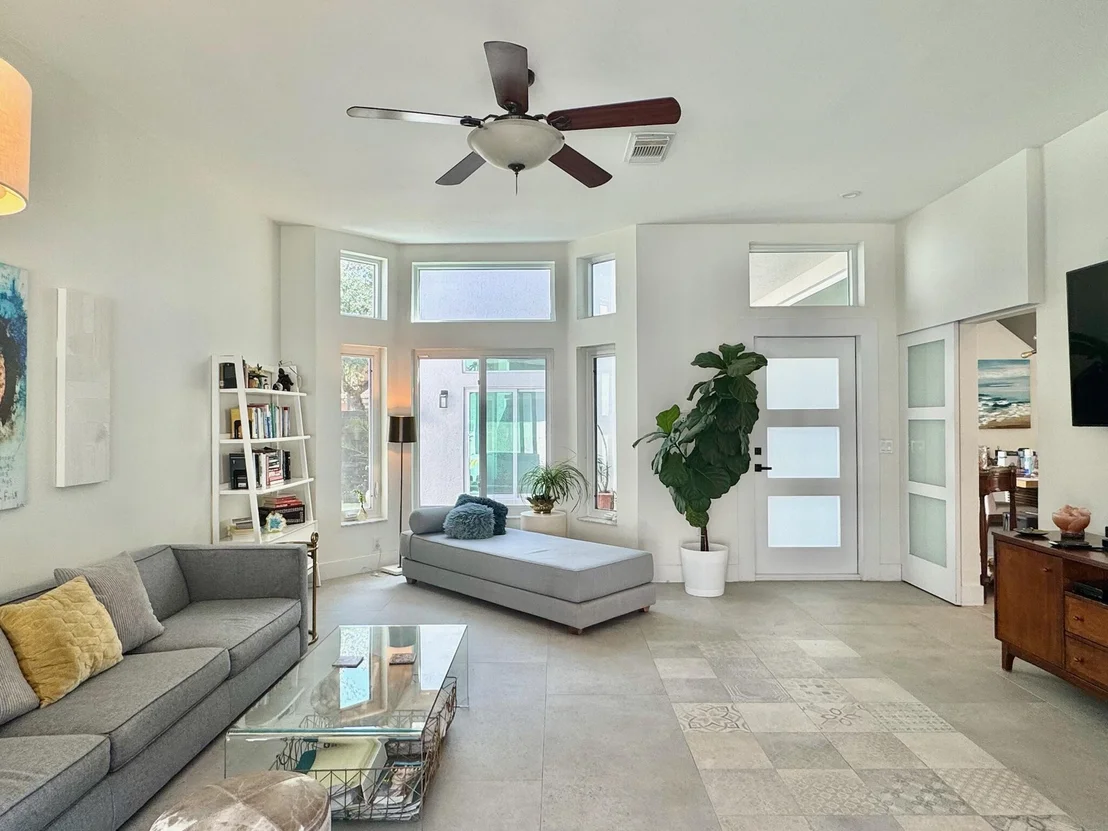 Photo of 1087 Satinleaf Street