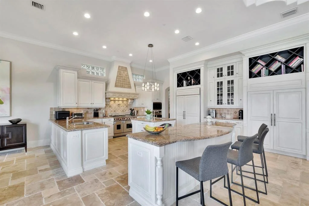 Photo of 4022 S Ocean Boulevard