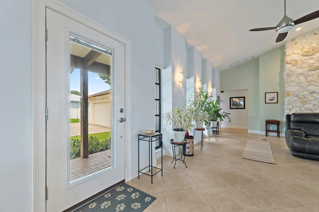 Photo of 348 River Drive