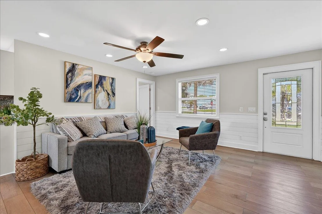 Photo of 262 Easy Street