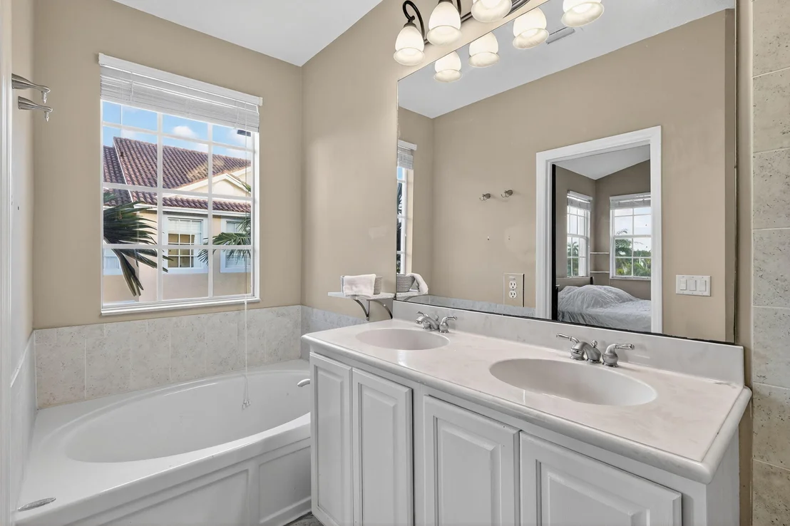 Photo of 115 Harbors Way