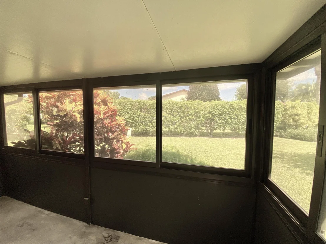 Photo of 5304 Mirror Lakes Boulevard