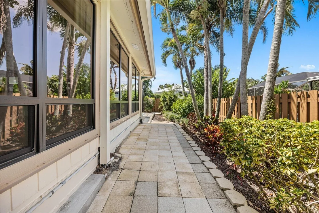 Photo of 1904 NW 22nd Street