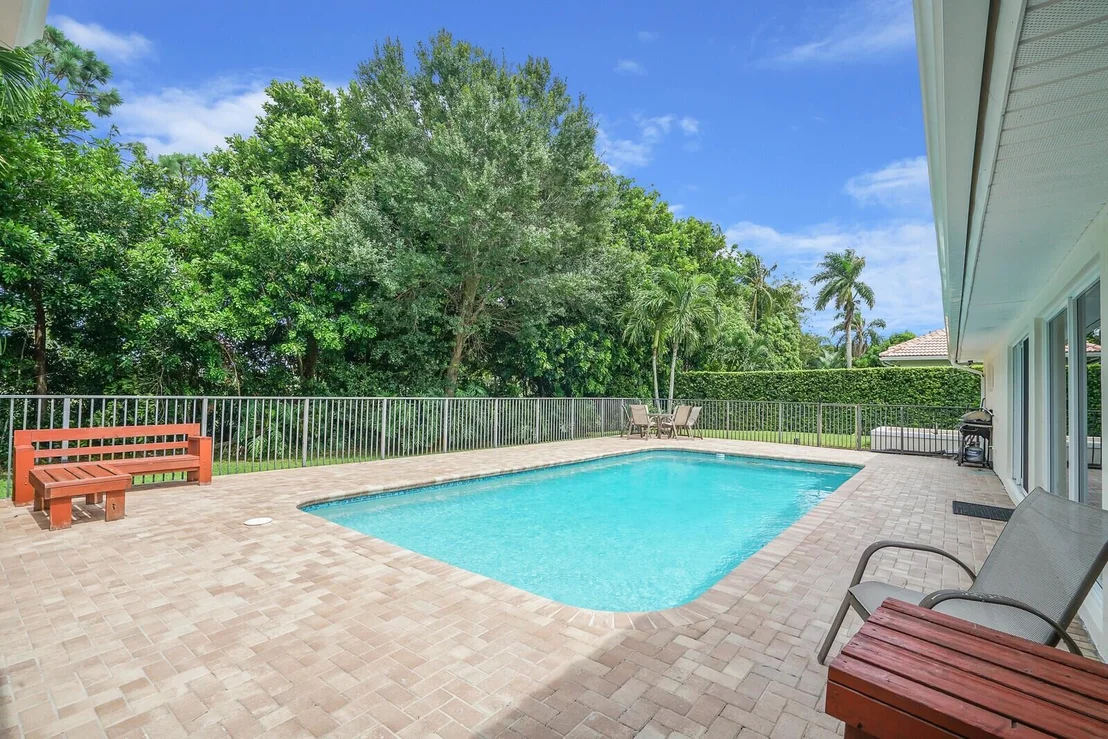 Photo of 4215 Gleneagles Drive
