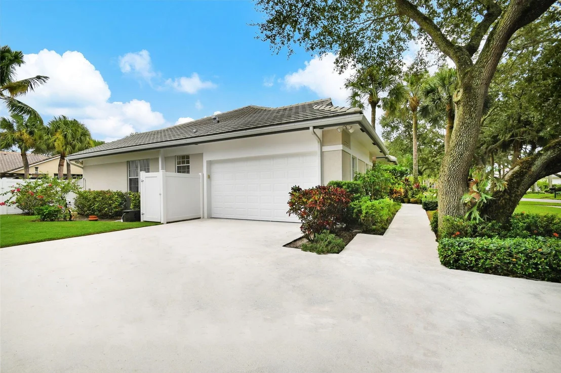 Photo of 2773 Hampton Circle S