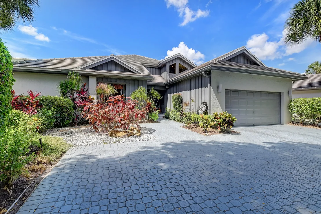 Photo of 7544 Rexford Road