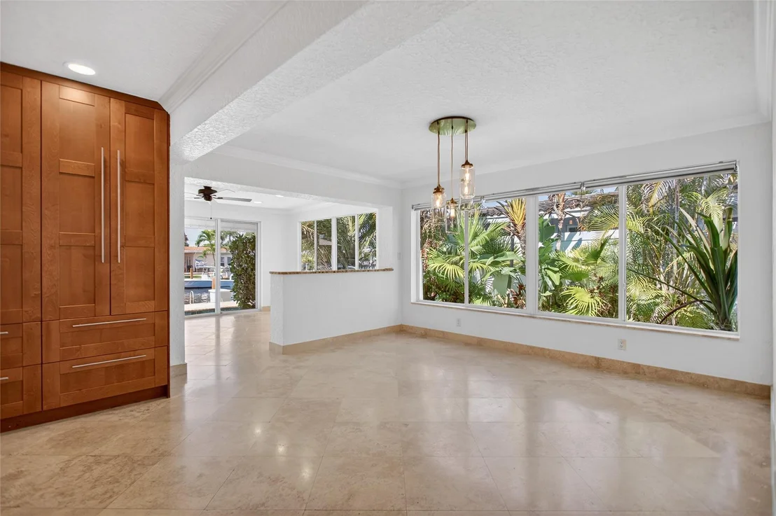Photo of 601 SE 5th Terrace