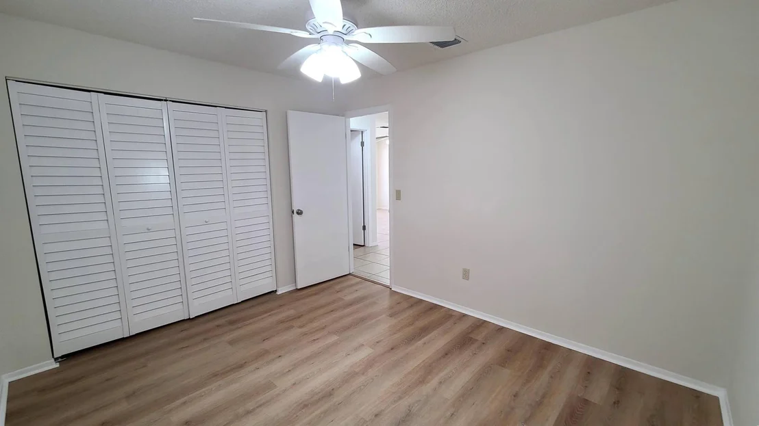 Photo of 31 SE Cayuga Terrace