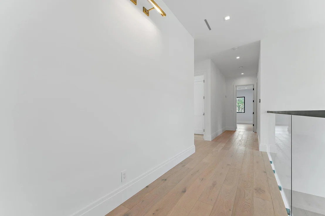 Photo of 21 Bay Harbor Road
