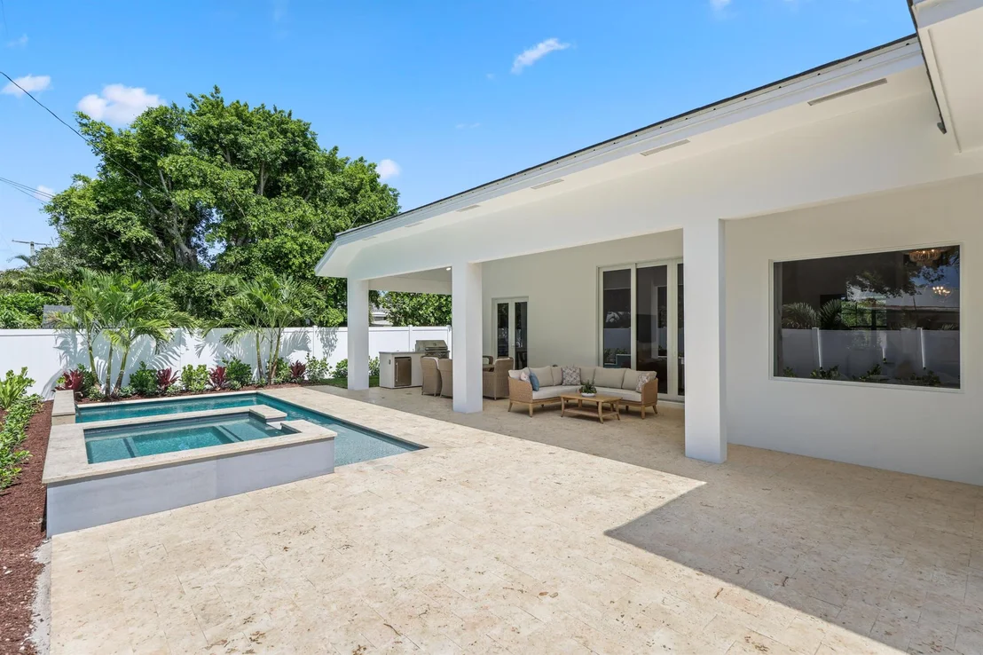 Photo of 737 Nighthawk Way