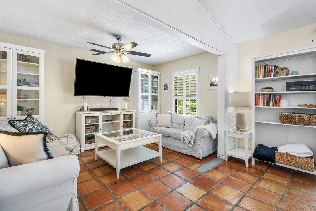 Photo of 903 Oak Circle