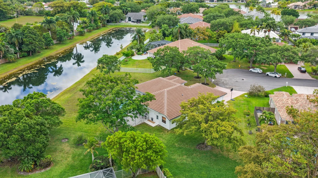 Photo of 16245 Seneca Circle