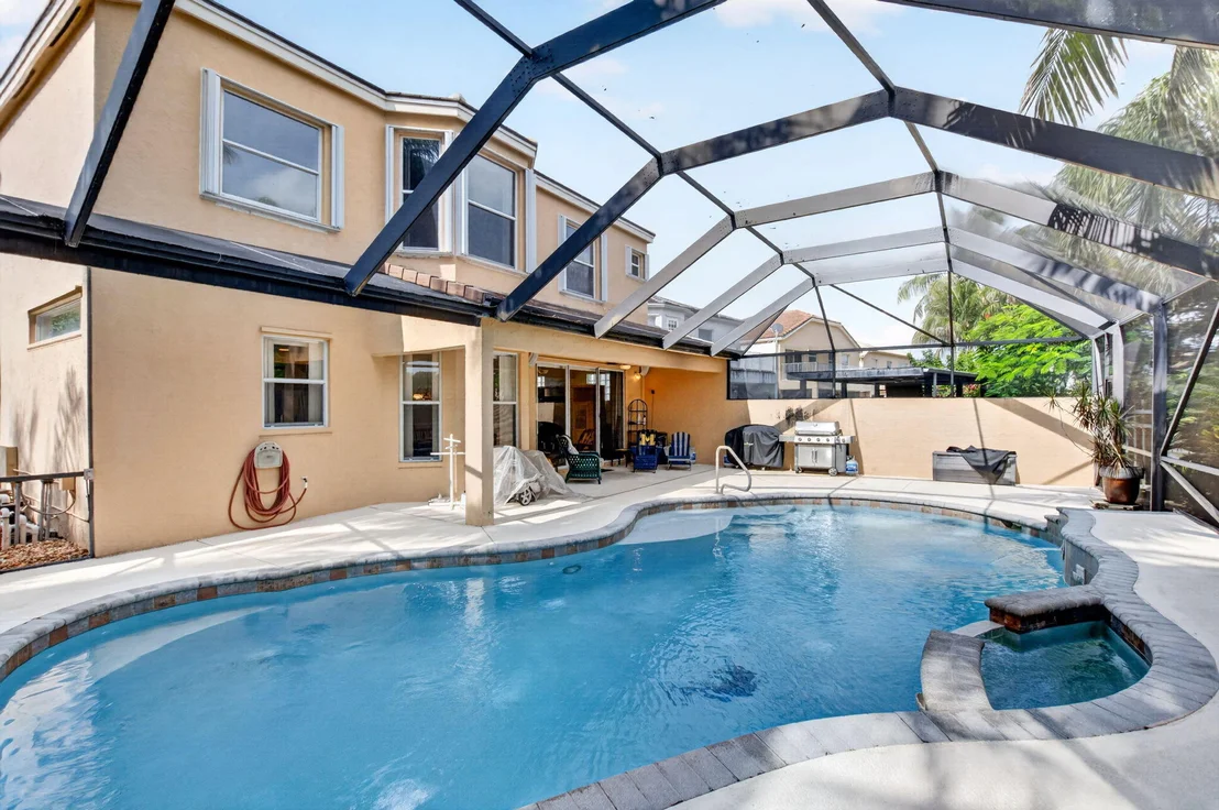 Photo of 7541 DOWNWINDS Lane