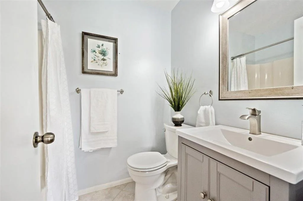 Photo of Unit A at 502 Pinecrest Circle