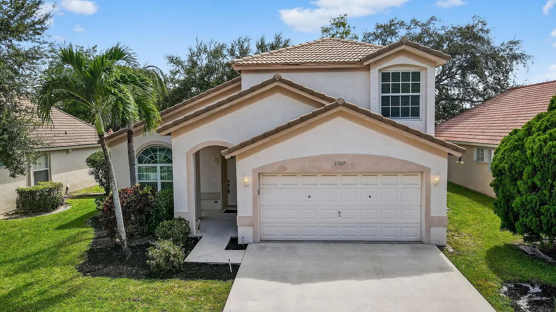Photo of 2707 Pointe Circle
