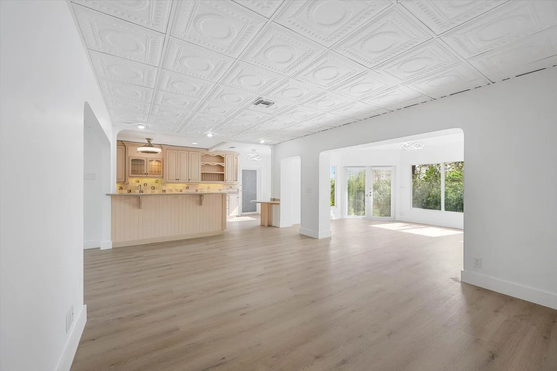 Photo of 390 Neptune Road
