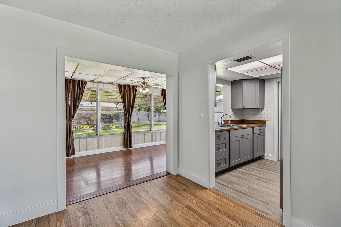 Photo of 2521 N Cypress Road