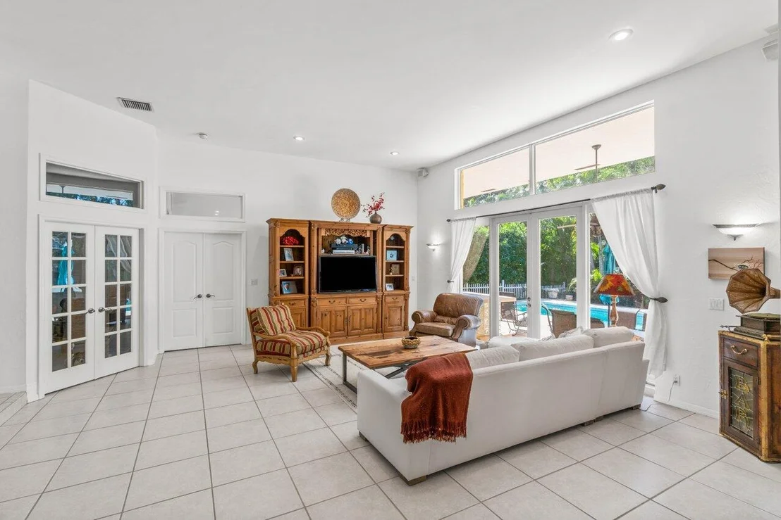 Photo of 959 Parkside Circle N