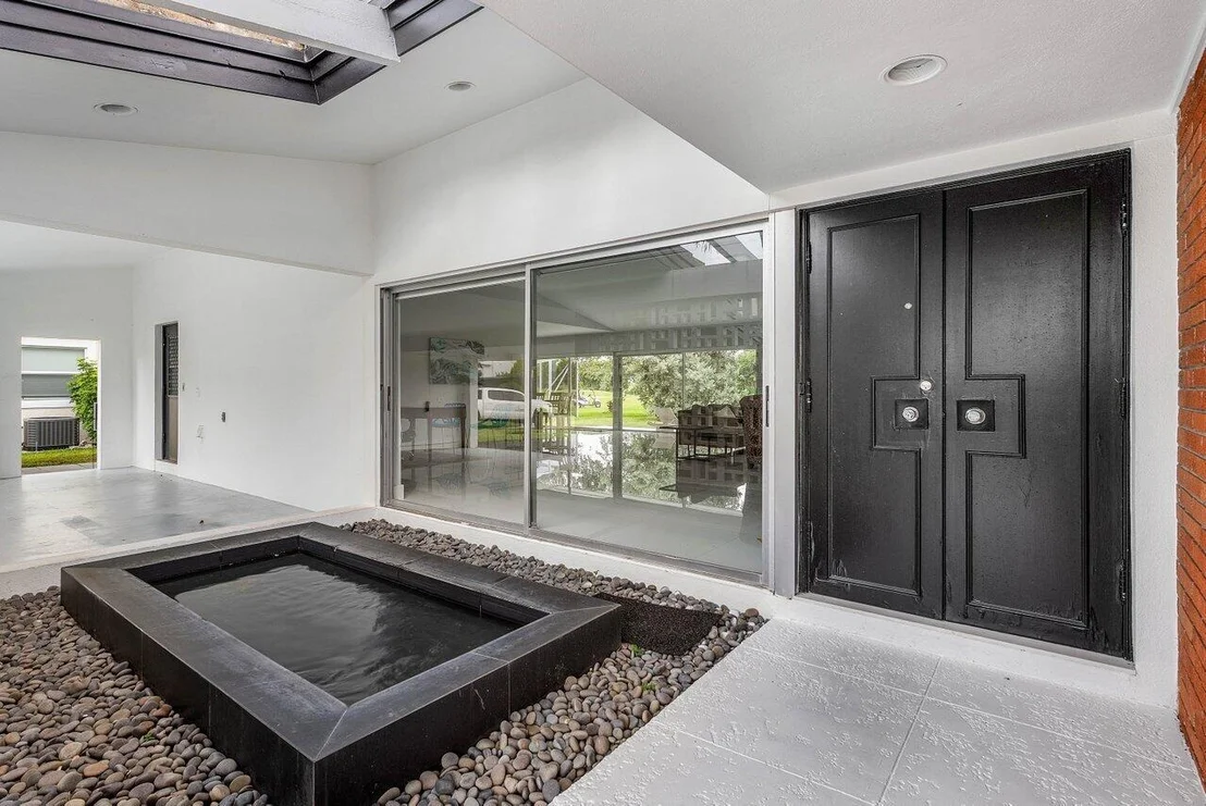 Photo of 900 Marble Way