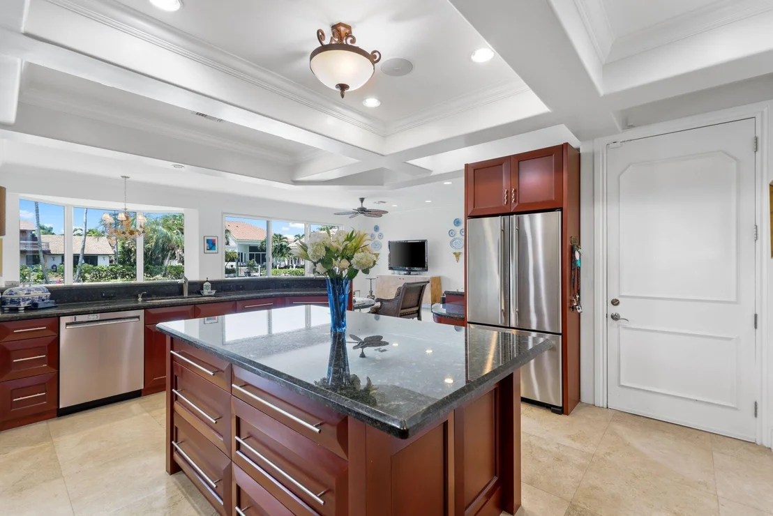 Photo of 917 Iris Drive