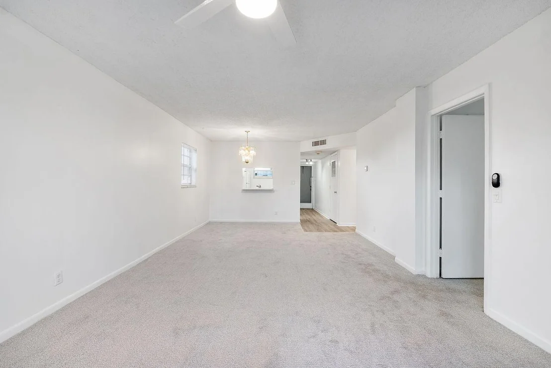 Photo of Unit 508 at 1075 RIVERSIDE Drive