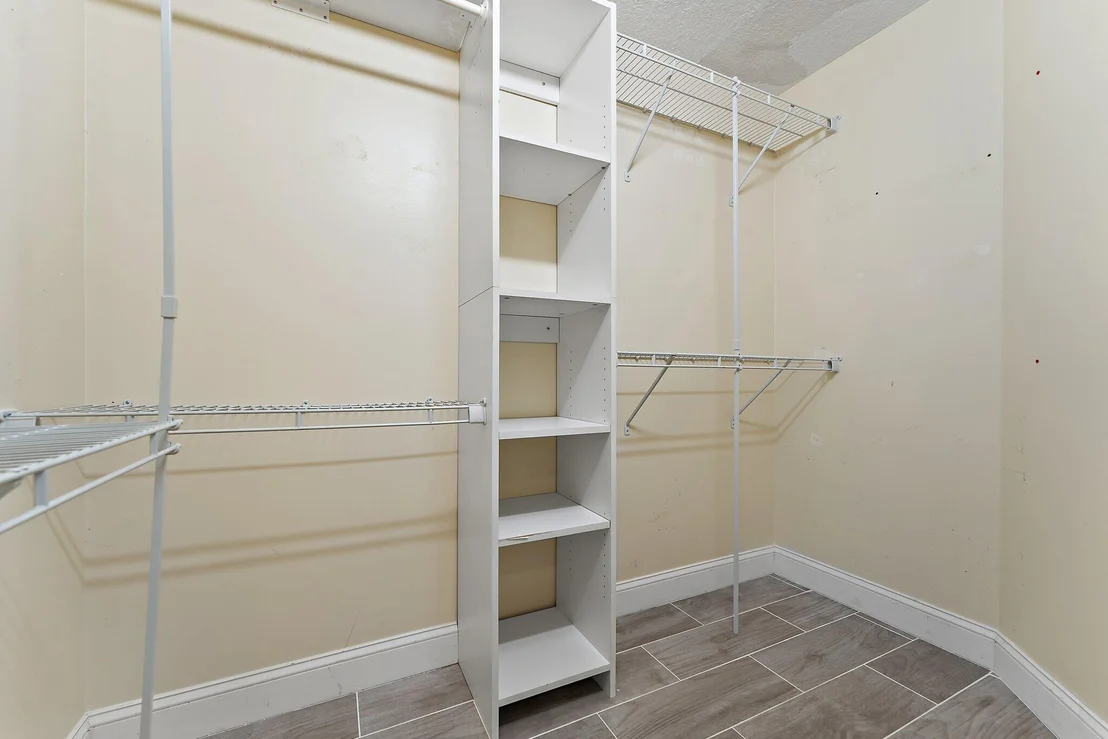 Photo of 6310 Leslie Street