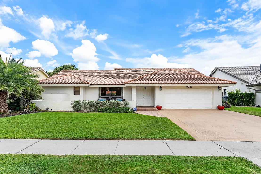 Photo of 9847 Sun Pointe Drive