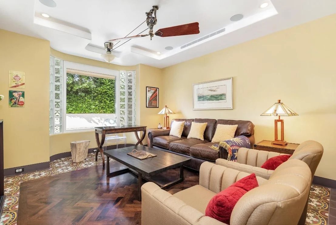 Photo of 216 Colonial Lane