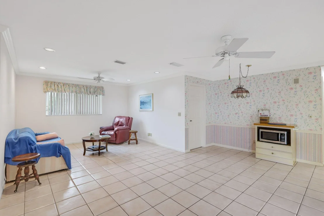 Photo of 73 Fairview E