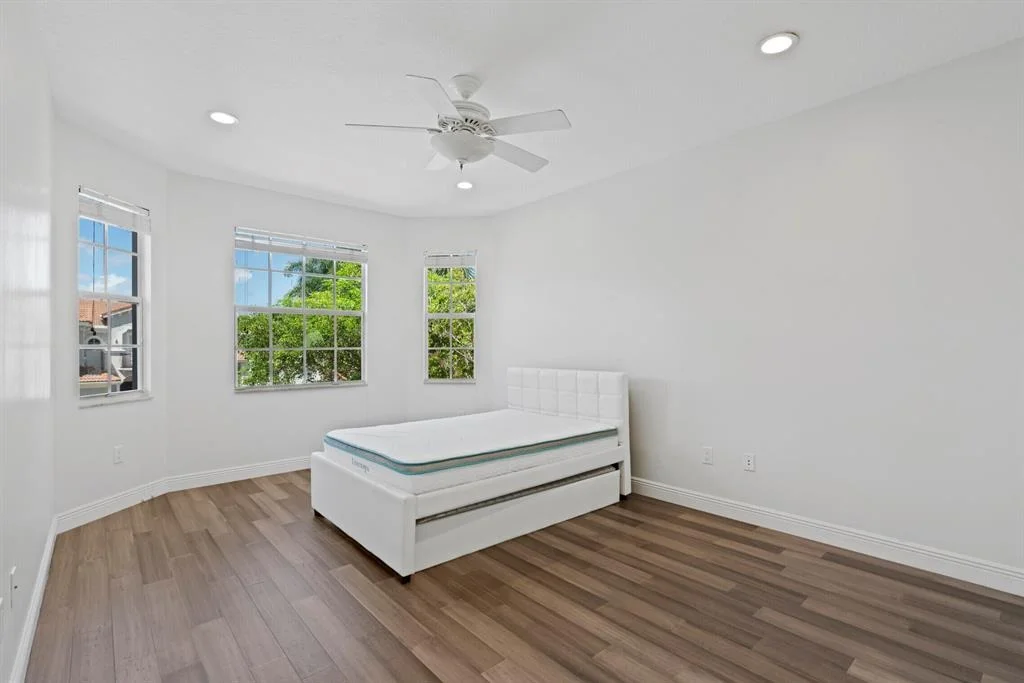 Photo of 8174 Valhalla Drive