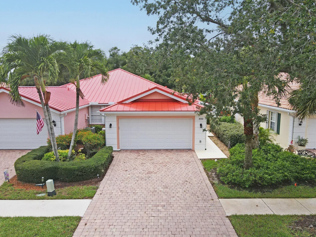 Photo of 889 SW Balmoral Trace