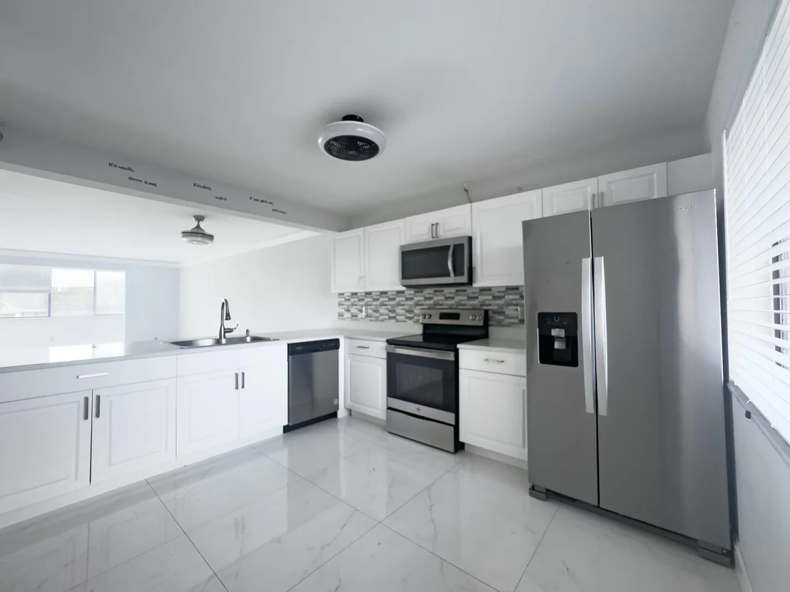 Photo of Unit 406 at 8040 Hampton Boulevard
