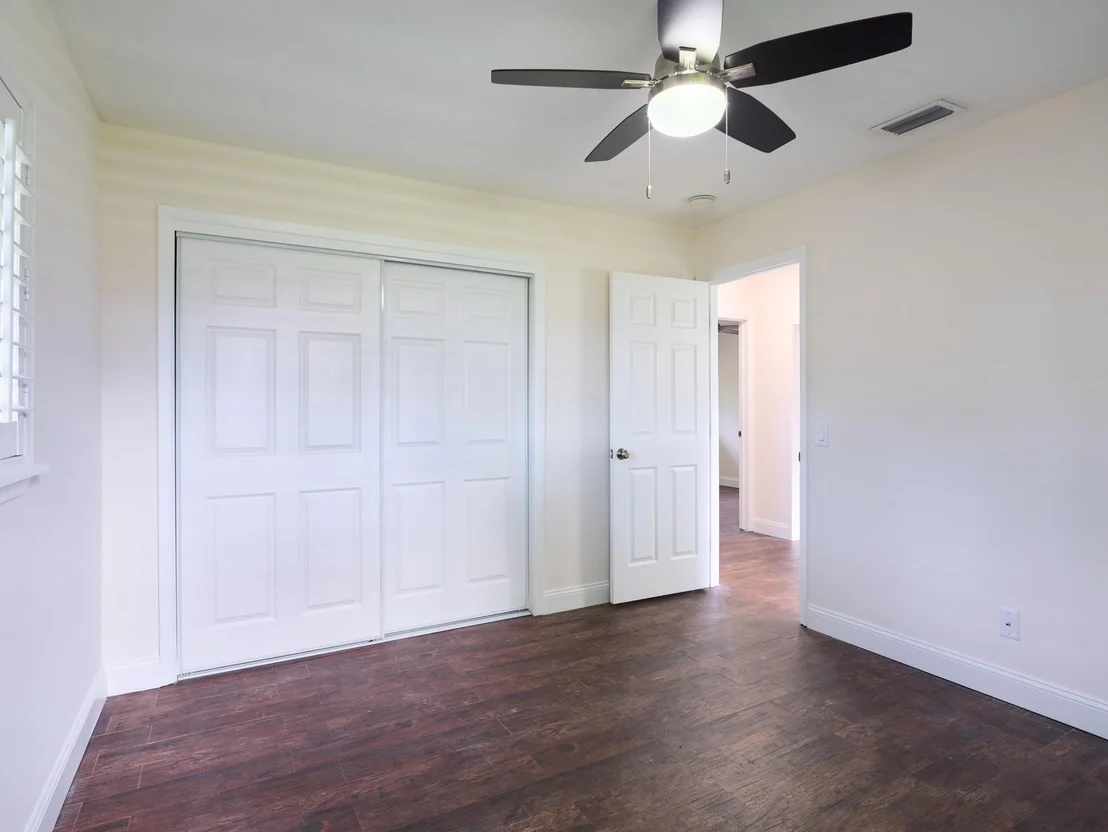 Photo of 304 Circle W