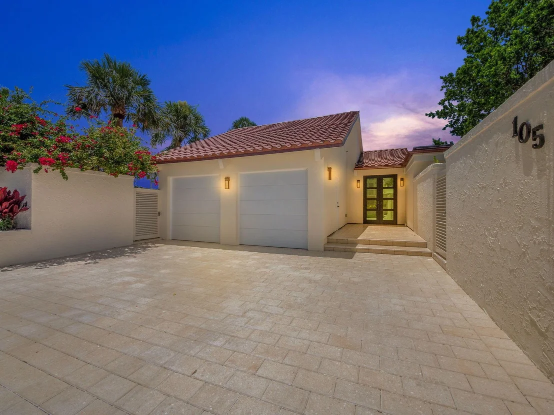 Photo of 105 W Bonefish Circle