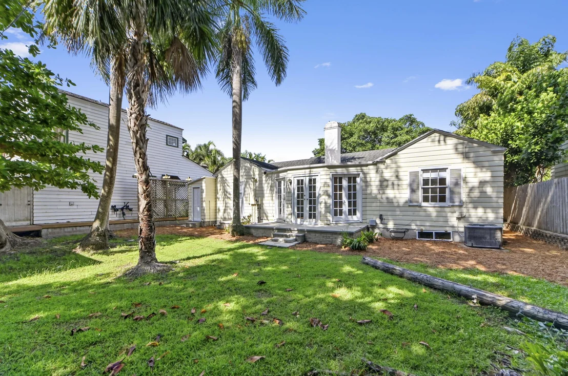 Photo of 53 Palm Square