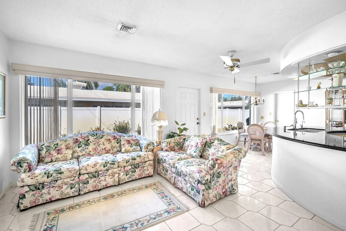 Photo of 2785 SE 4th Street
