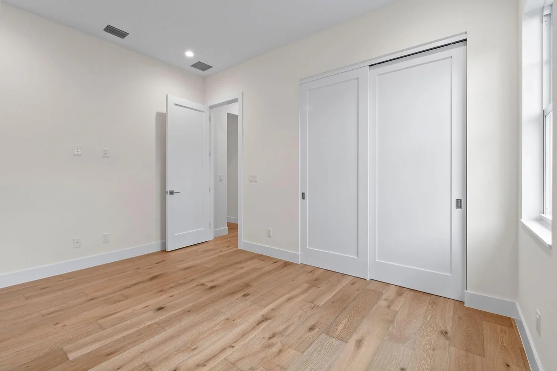 Photo of 3367 Cove Road