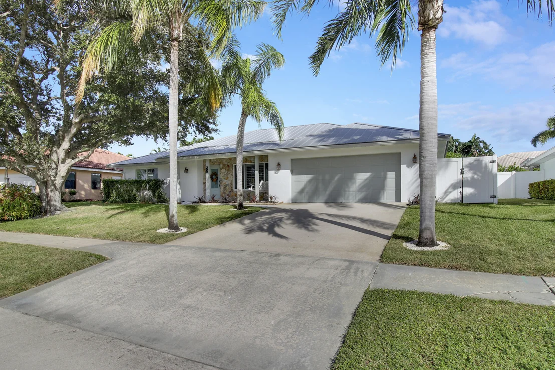 Photo of 52 Pinehill Trail E