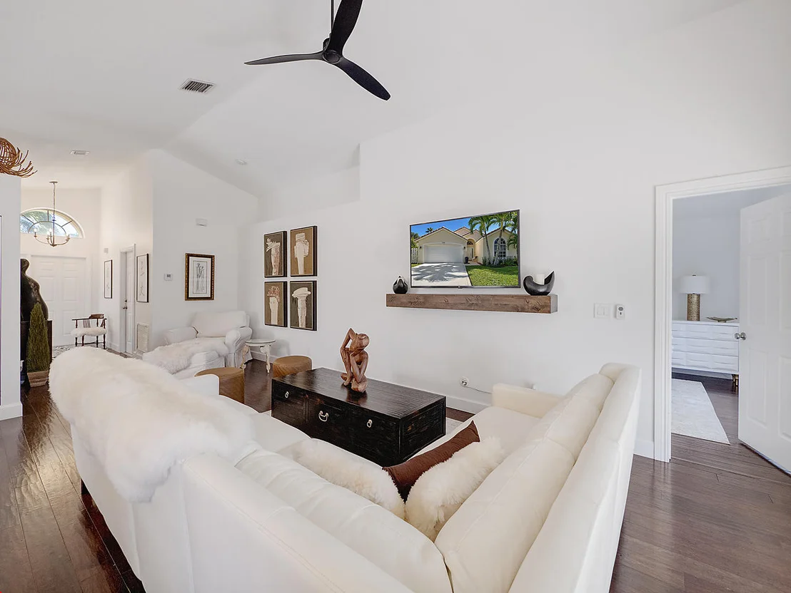 Photo of 1808 Barnstable Road