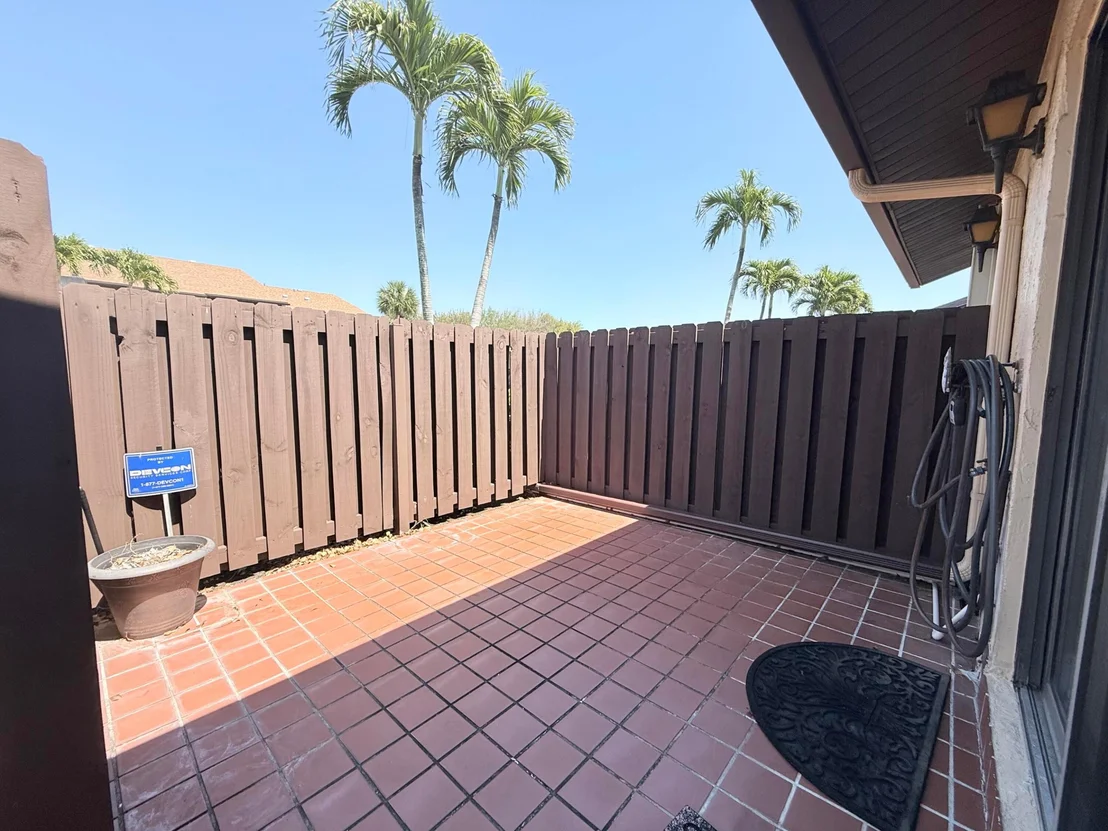 Photo of Unit F at 809 Sky Pine Way
