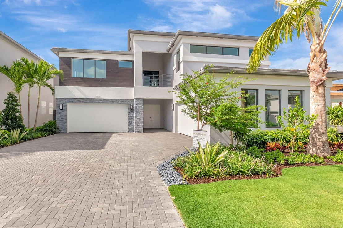 Photo of 9436 Riverside Park Drive