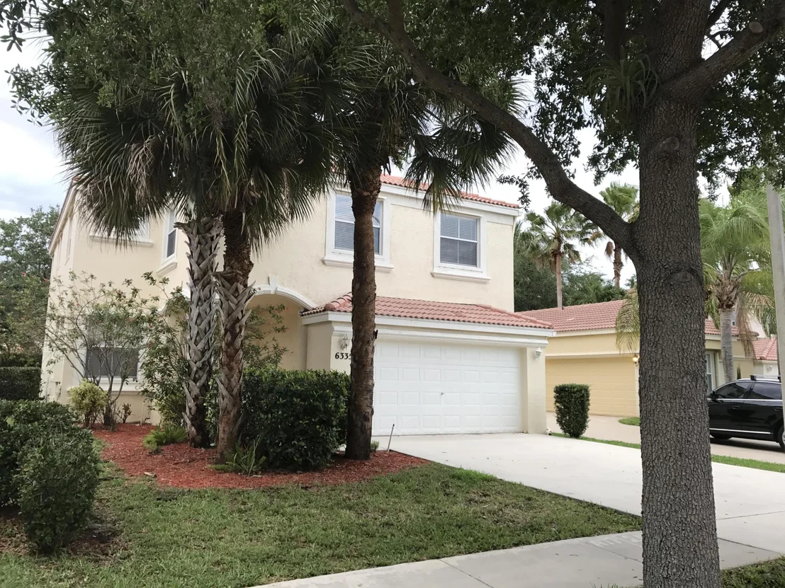 Photo of 6335 Stonehurst Circle