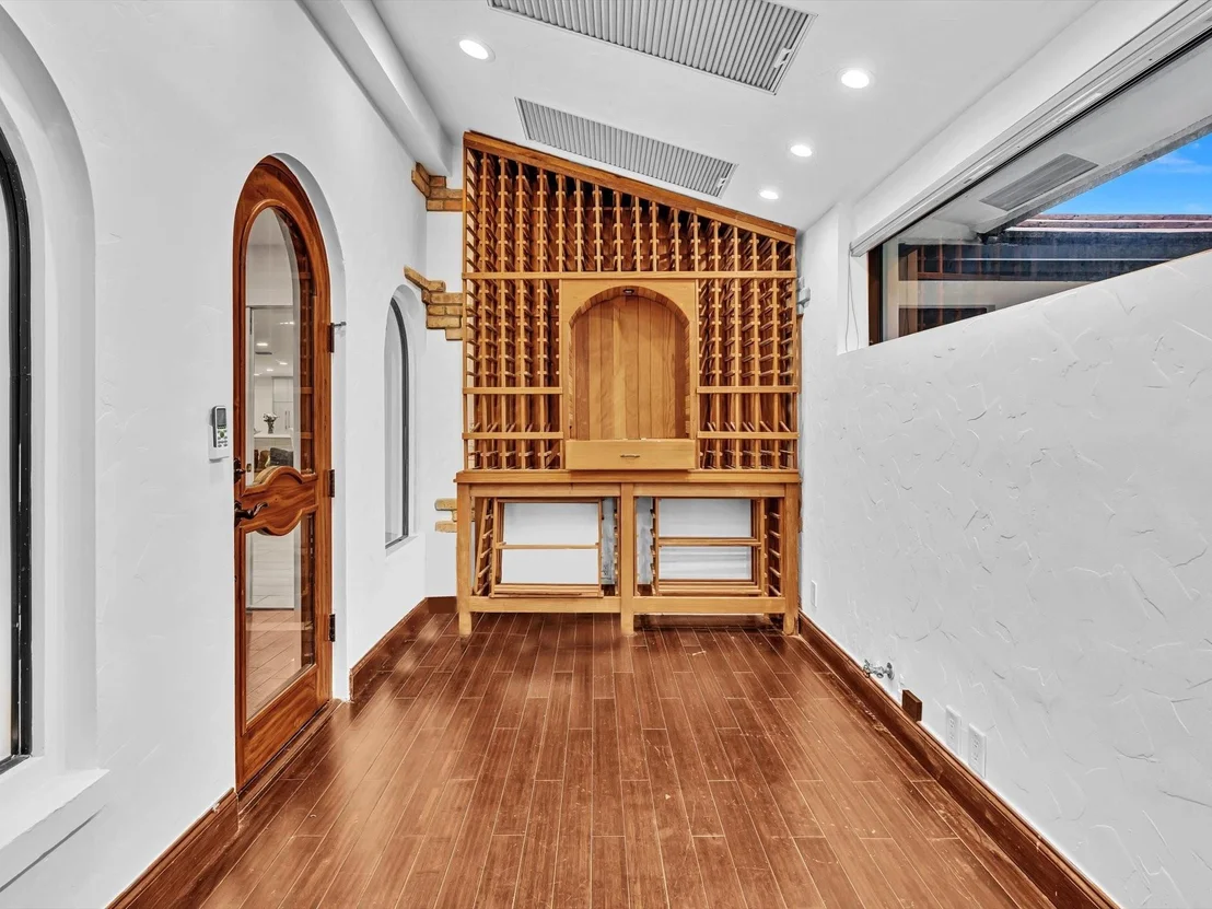 Photo of 525 Sandpiper Way