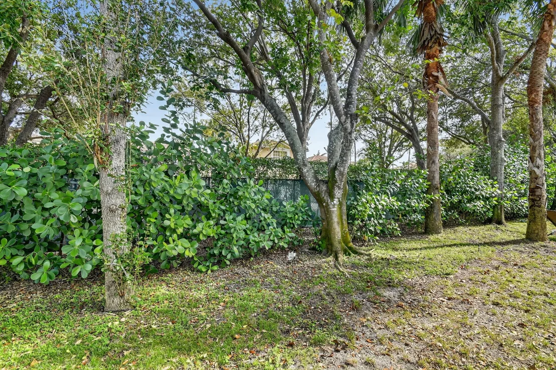 Photo of 1605 E Classical Boulevard