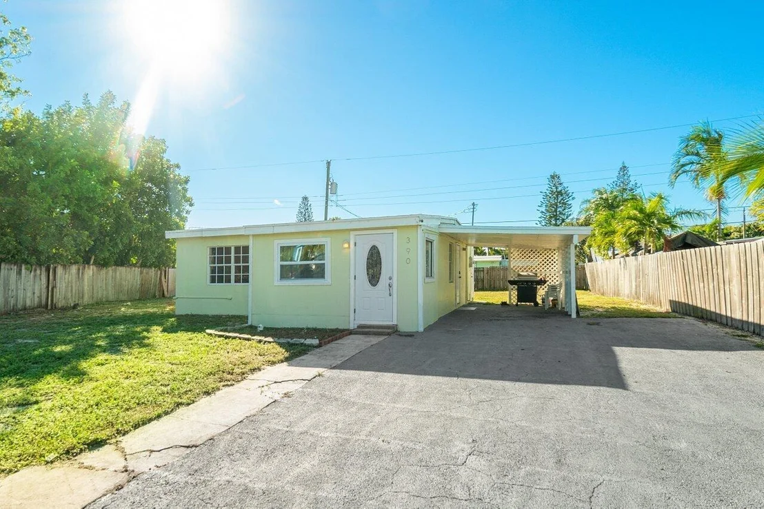 Photo of 390 Hibiscus Tree Drive