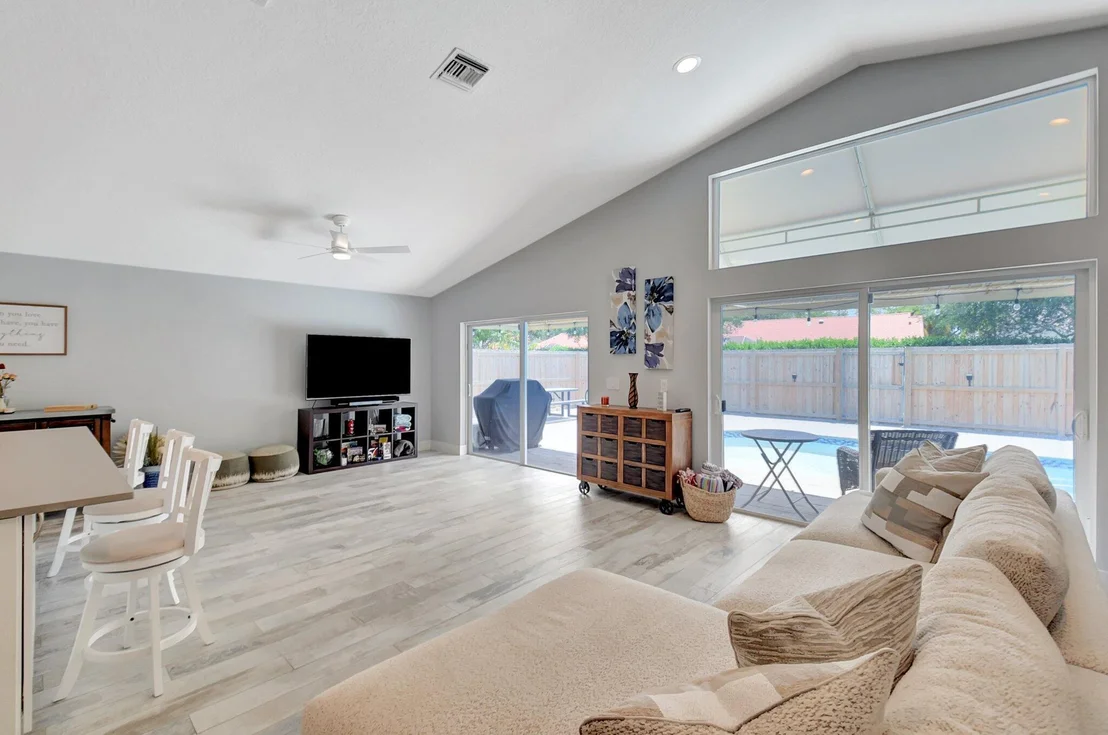 Photo of 8211 White Rock Circle