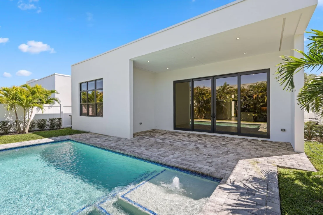 Photo of 655 Kingsbridge Street