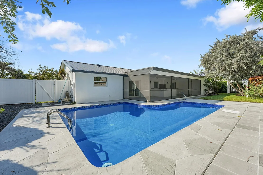Photo of 1190 Dolphin Road