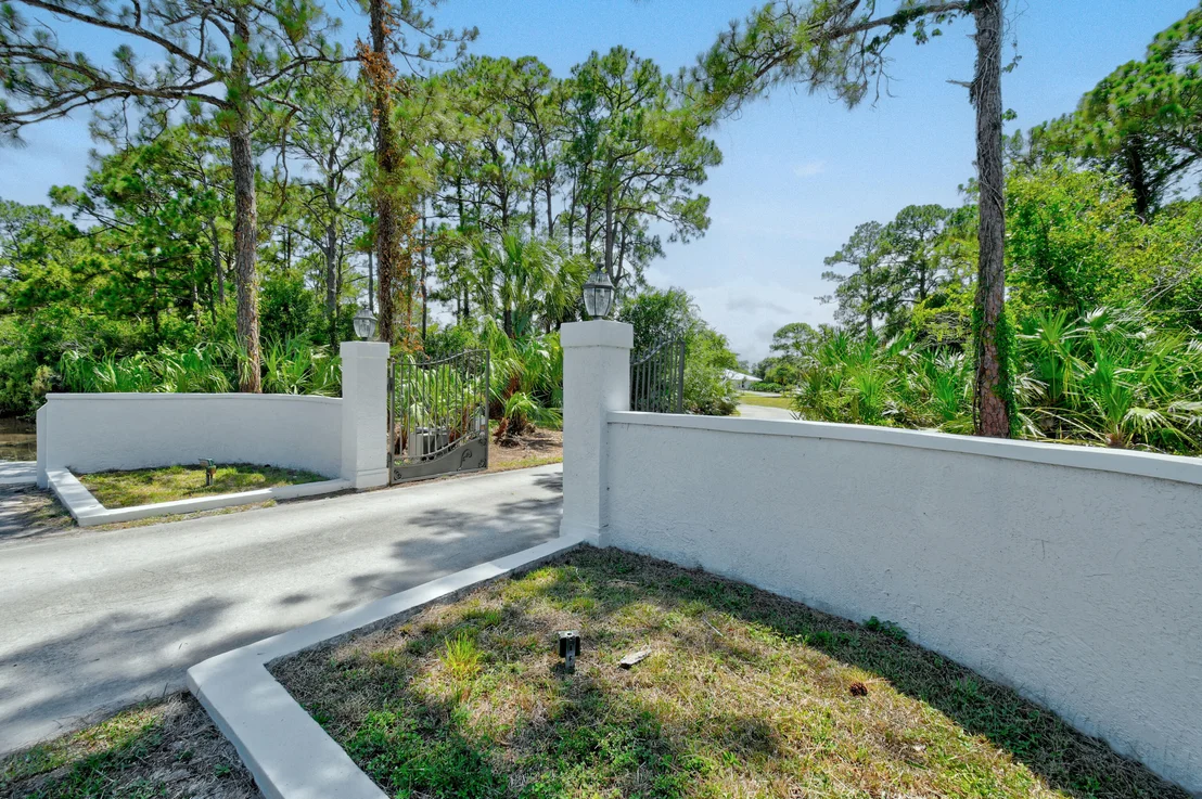 Photo of 425 N FFA Road